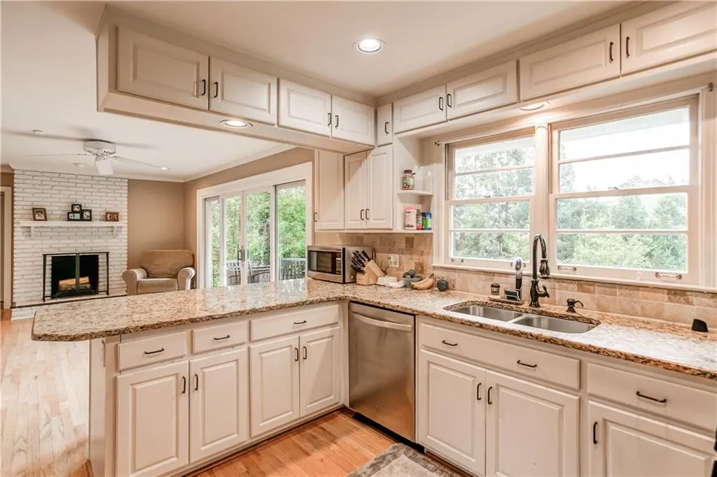 365 Highbrook Drive Ne, Atlanta, Georgia 30342, 3 Bedrooms Bedrooms, ,2 BathroomsBathrooms,Residential,Sold,365 Highbrook Drive Ne,5892716