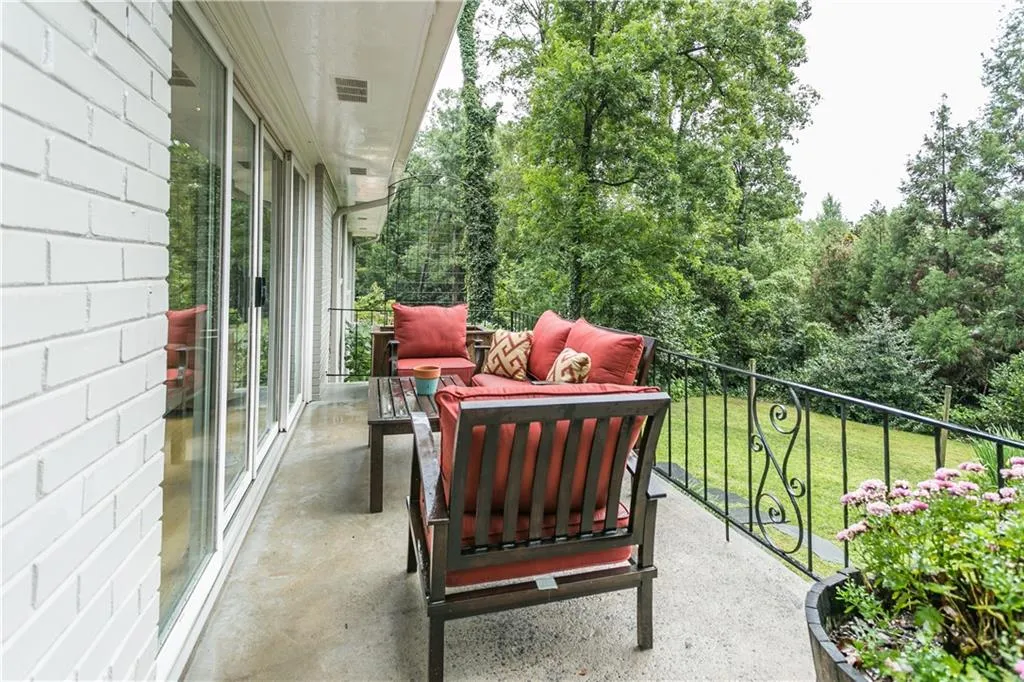 365 Highbrook Drive Ne, Atlanta, Georgia 30342, 3 Bedrooms Bedrooms, ,2 BathroomsBathrooms,Residential,Sold,365 Highbrook Drive Ne,5892716