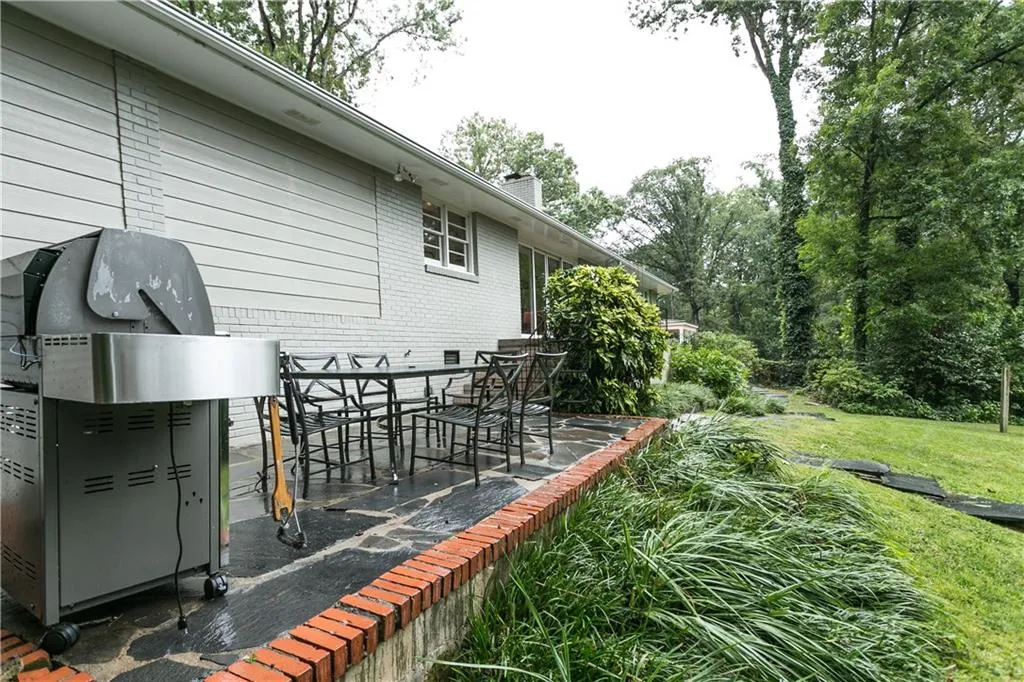 365 Highbrook Drive Ne, Atlanta, Georgia 30342, 3 Bedrooms Bedrooms, ,2 BathroomsBathrooms,Residential,Sold,365 Highbrook Drive Ne,5892716