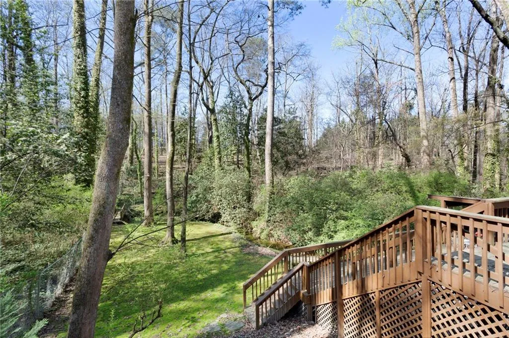 6384 Cherry Tree Lane, Sandy Springs, Georgia 30328, 3 Bedrooms Bedrooms, ,2 BathroomsBathrooms,Residential,Sold,6384 Cherry Tree Lane,7187006