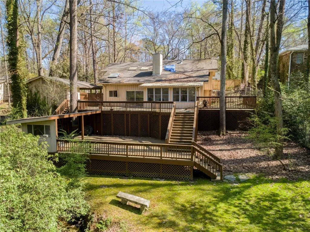 6384 Cherry Tree Lane, Sandy Springs, Georgia 30328, 3 Bedrooms Bedrooms, ,2 BathroomsBathrooms,Residential,Sold,6384 Cherry Tree Lane,7187006