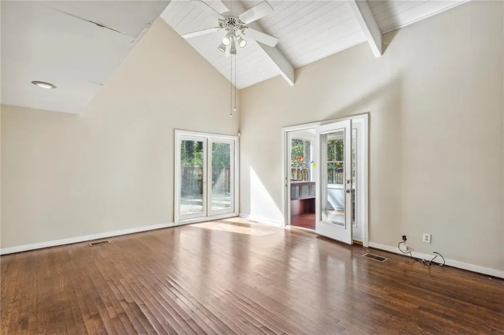 6384 Cherry Tree Lane, Sandy Springs, Georgia 30328, 3 Bedrooms Bedrooms, ,2 BathroomsBathrooms,Residential,Sold,6384 Cherry Tree Lane,7187006