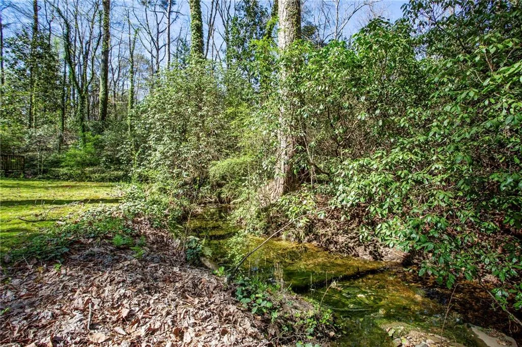 6384 Cherry Tree Lane, Sandy Springs, Georgia 30328, 3 Bedrooms Bedrooms, ,2 BathroomsBathrooms,Residential,Sold,6384 Cherry Tree Lane,7187006