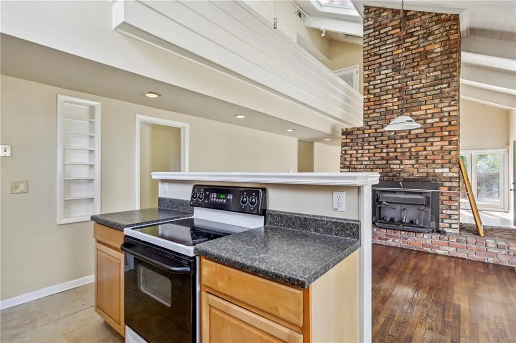 6384 Cherry Tree Lane, Sandy Springs, Georgia 30328, 3 Bedrooms Bedrooms, ,2 BathroomsBathrooms,Residential,Sold,6384 Cherry Tree Lane,7187006