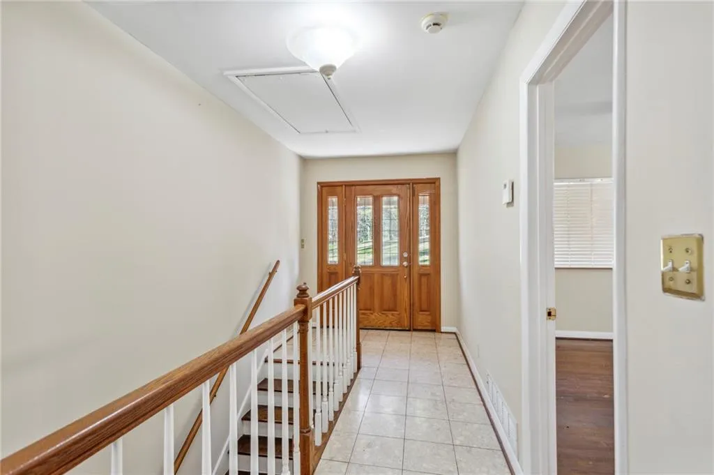 6384 Cherry Tree Lane, Sandy Springs, Georgia 30328, 3 Bedrooms Bedrooms, ,2 BathroomsBathrooms,Residential,Sold,6384 Cherry Tree Lane,7187006