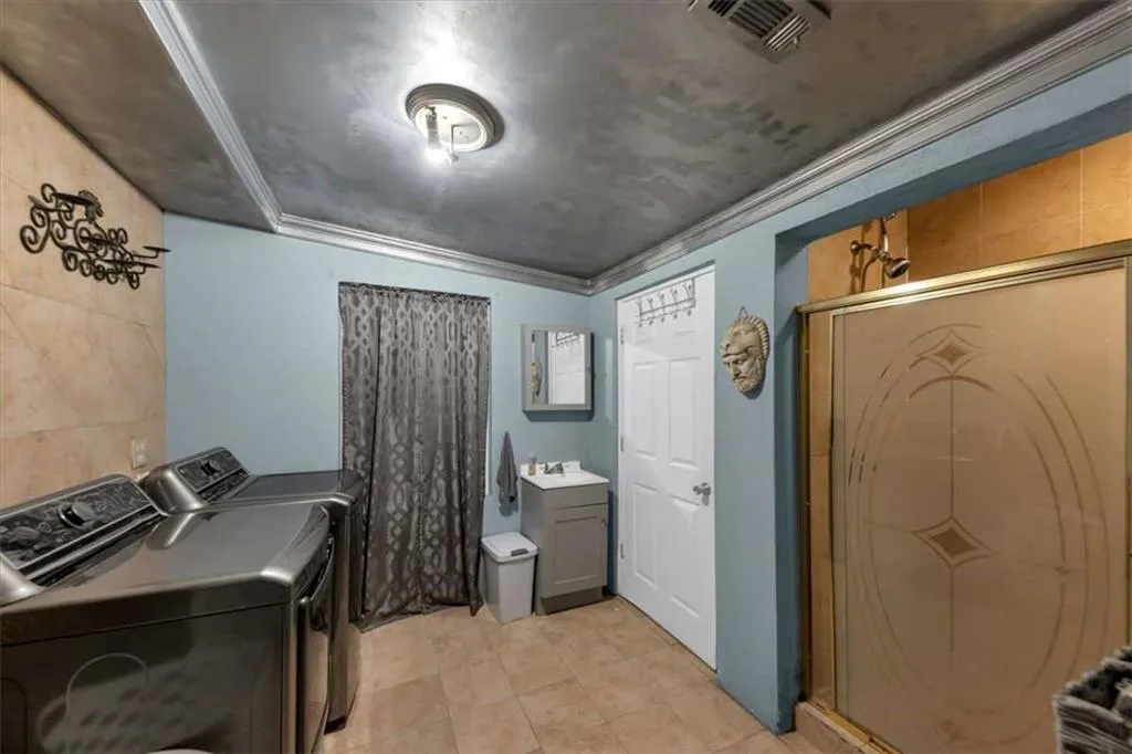 1410 N Druid Hills Road N, Brookhaven, Georgia 30319, 7 Bedrooms Bedrooms, 0 ,4 BathroomsBathrooms,Residential,For Sale,1410 N Druid Hills Road N,7695069