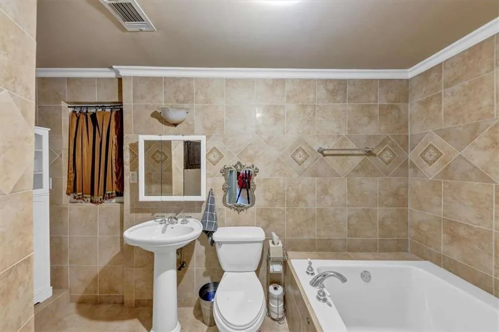 1410 N Druid Hills Road N, Brookhaven, Georgia 30319, 7 Bedrooms Bedrooms, 0 ,4 BathroomsBathrooms,Residential,For Sale,1410 N Druid Hills Road N,7695069