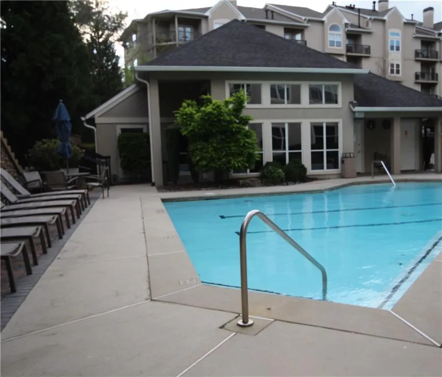4254 River Green Drive Nw Unit 602, Atlanta, Georgia 30327, 2 Bedrooms Bedrooms, ,2 BathroomsBathrooms,Residential,Sold,4254 River Green Drive Nw Unit 602,5725589