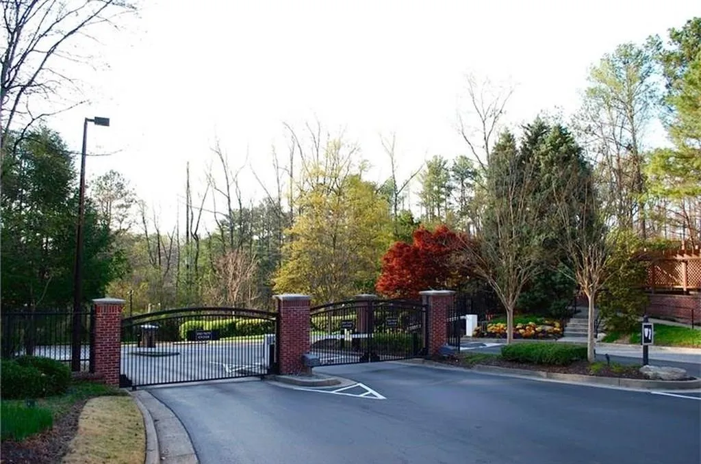 4254 River Green Drive Nw Unit 602, Atlanta, Georgia 30327, 2 Bedrooms Bedrooms, ,2 BathroomsBathrooms,Residential,Sold,4254 River Green Drive Nw Unit 602,5725589