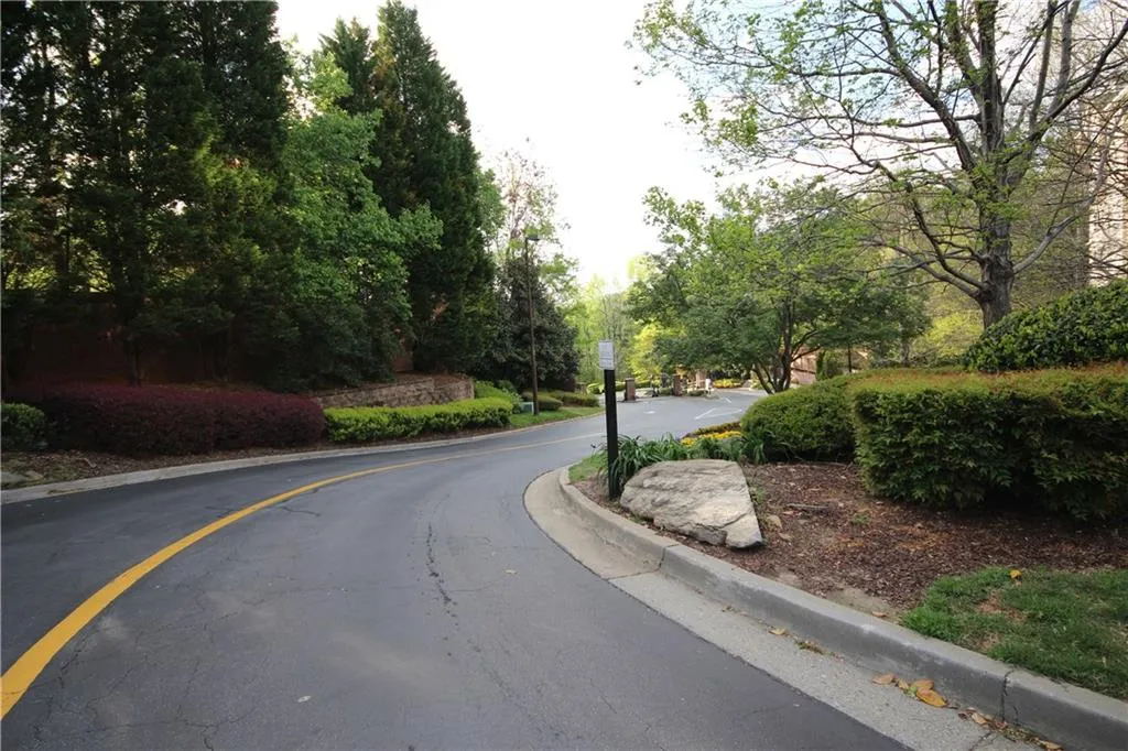 4254 River Green Drive Nw Unit 602, Atlanta, Georgia 30327, 2 Bedrooms Bedrooms, ,2 BathroomsBathrooms,Residential,Sold,4254 River Green Drive Nw Unit 602,5725589