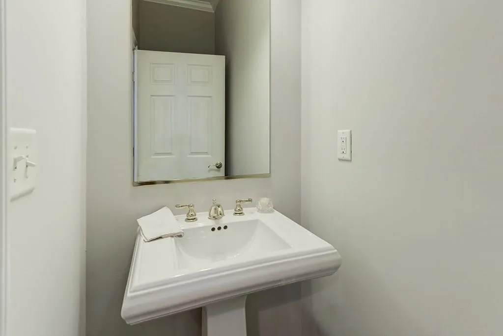 5415 Northland Drive Unit 102, Atlanta, Georgia 30342, 1 Bedroom Bedrooms, ,1 BathroomBathrooms,Residential,Sold,5415 Northland Drive Unit 102,6091278