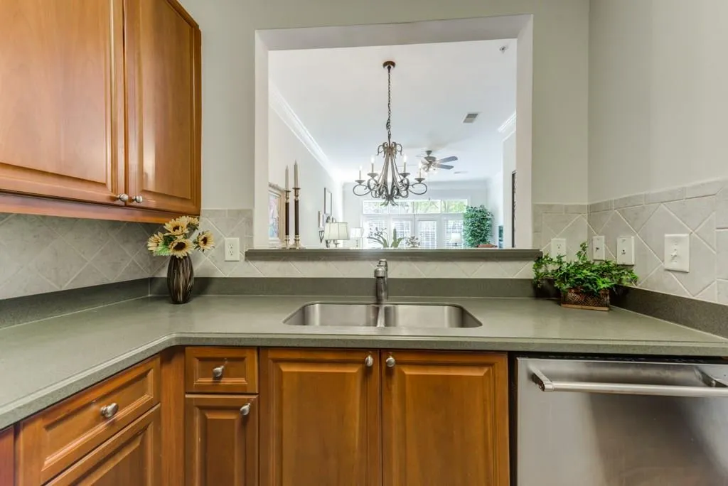 5415 Northland Drive Unit 102, Atlanta, Georgia 30342, 1 Bedroom Bedrooms, ,1 BathroomBathrooms,Residential,Sold,5415 Northland Drive Unit 102,6091278