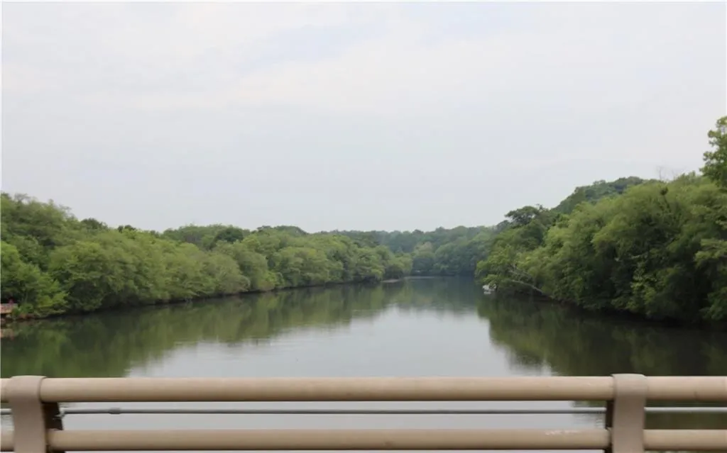 207 Natchez Trace, Sandy Springs, Georgia 30350, 2 Bedrooms Bedrooms, ,1 BathroomBathrooms,Residential,Sold,207 Natchez Trace,6566712