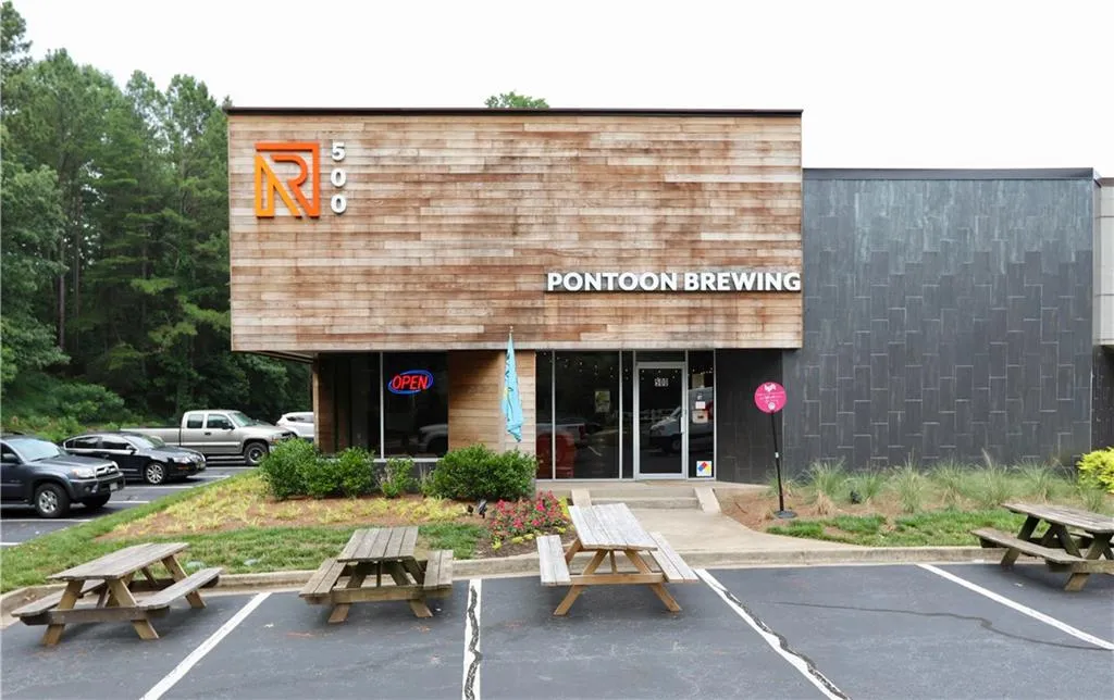 207 Natchez Trace, Sandy Springs, Georgia 30350, 2 Bedrooms Bedrooms, ,1 BathroomBathrooms,Residential,Sold,207 Natchez Trace,6566712