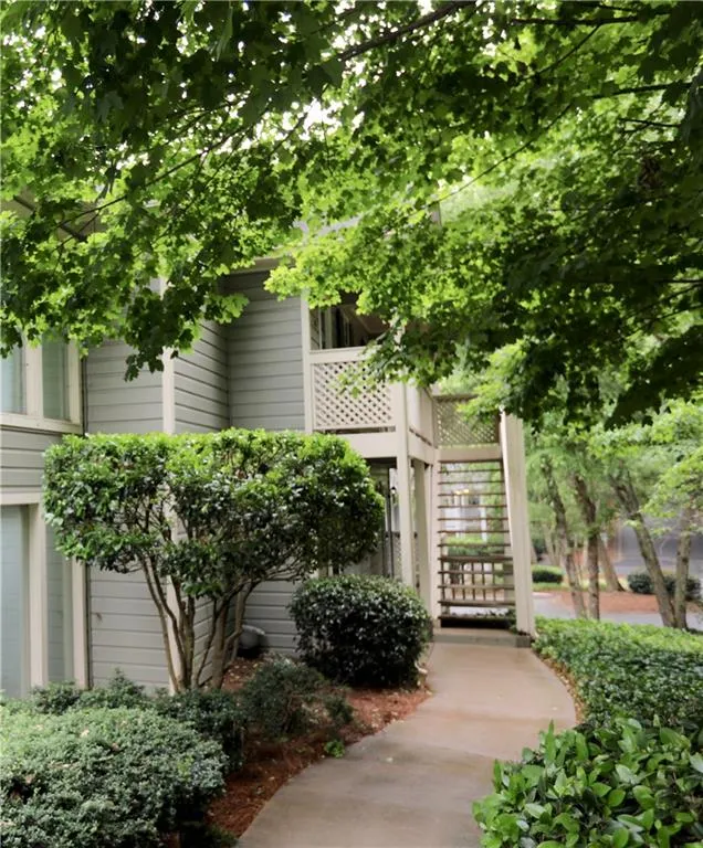 207 Natchez Trace, Sandy Springs, Georgia 30350, 2 Bedrooms Bedrooms, ,1 BathroomBathrooms,Residential,Sold,207 Natchez Trace,6566712