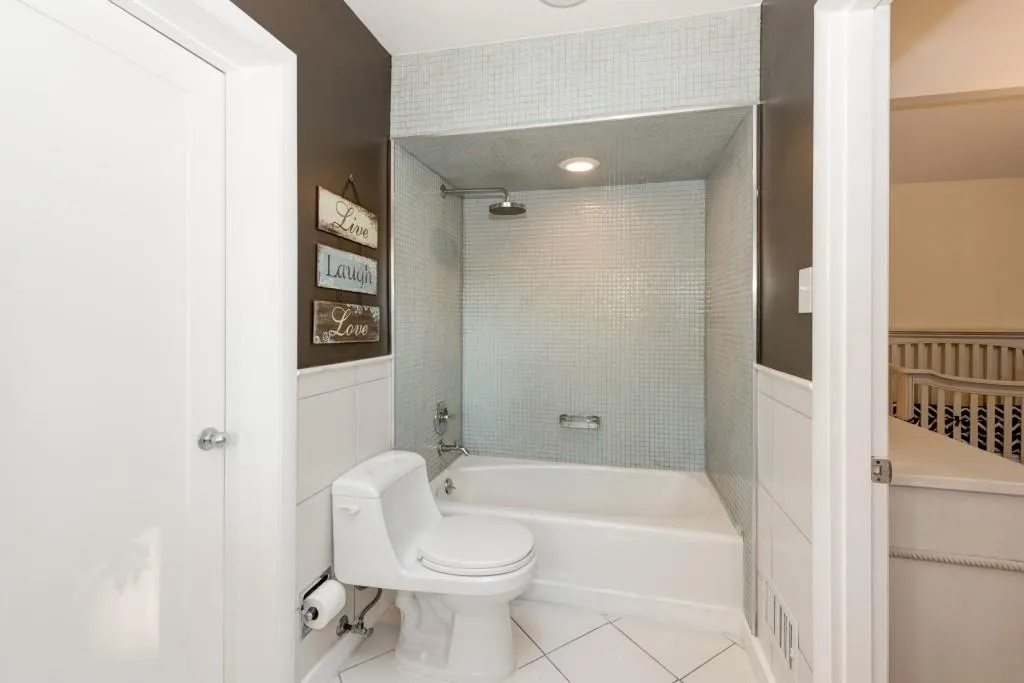 1060 Winding Creek Trail, Sandy Springs, Georgia 30328, 4 Bedrooms Bedrooms, ,3 BathroomsBathrooms,Residential,Sold,1060 Winding Creek Trail,5753155