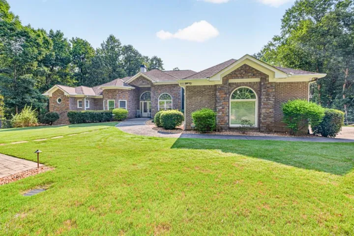 27 Hawks Farm Road, White, Georgia 30184