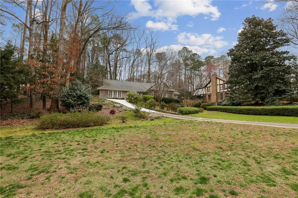 6293 Mountain Brook Way, Sandy Springs, Georgia 30328, 6 Bedrooms Bedrooms, ,4 BathroomsBathrooms,Residential,Sold,6293 Mountain Brook Way,7013527