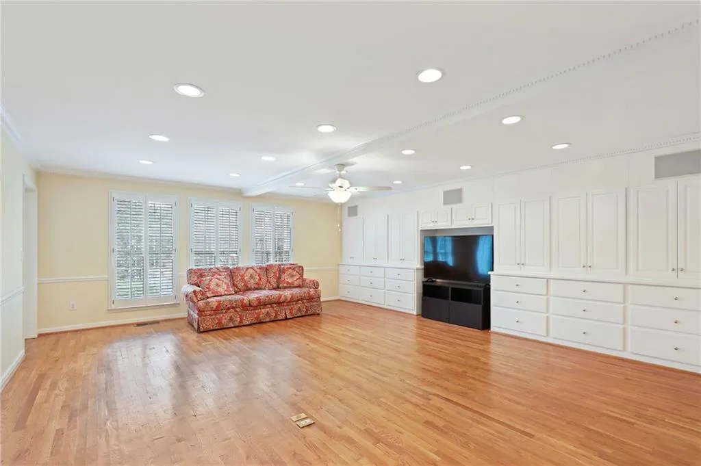 6293 Mountain Brook Way, Sandy Springs, Georgia 30328, 6 Bedrooms Bedrooms, ,4 BathroomsBathrooms,Residential,Sold,6293 Mountain Brook Way,7013527