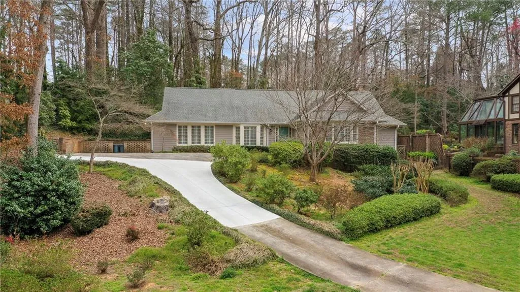 6293 Mountain Brook Way, Sandy Springs, Georgia 30328, 6 Bedrooms Bedrooms, ,4 BathroomsBathrooms,Residential,Sold,6293 Mountain Brook Way,7013527