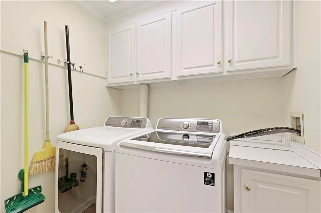 6293 Mountain Brook Way, Sandy Springs, Georgia 30328, 6 Bedrooms Bedrooms, ,4 BathroomsBathrooms,Residential,Sold,6293 Mountain Brook Way,7013527