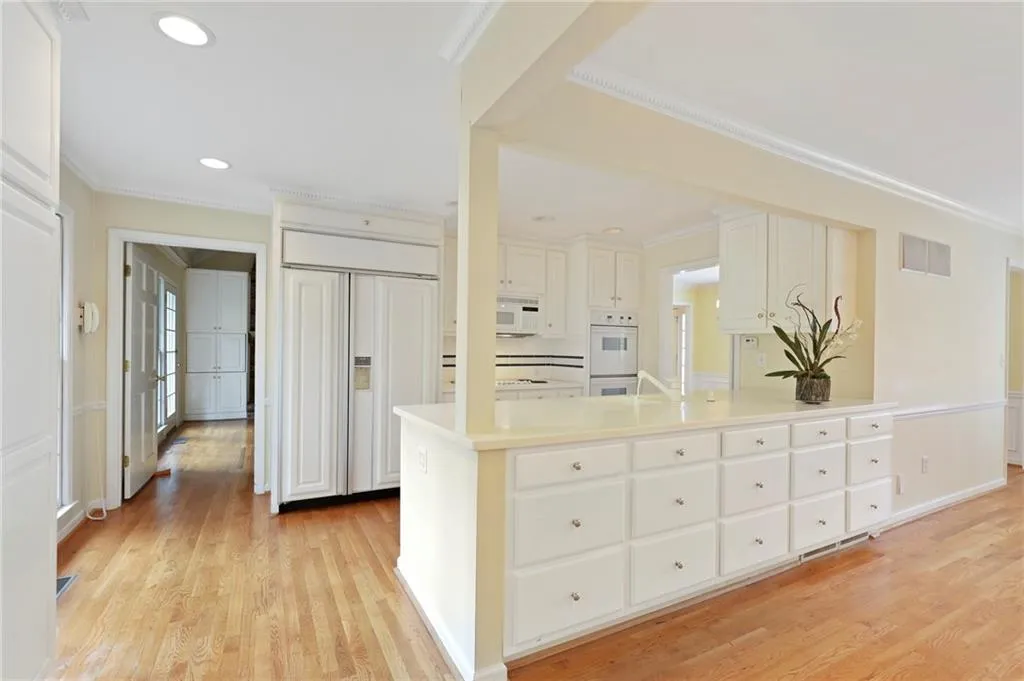 6293 Mountain Brook Way, Sandy Springs, Georgia 30328, 6 Bedrooms Bedrooms, ,4 BathroomsBathrooms,Residential,Sold,6293 Mountain Brook Way,7013527