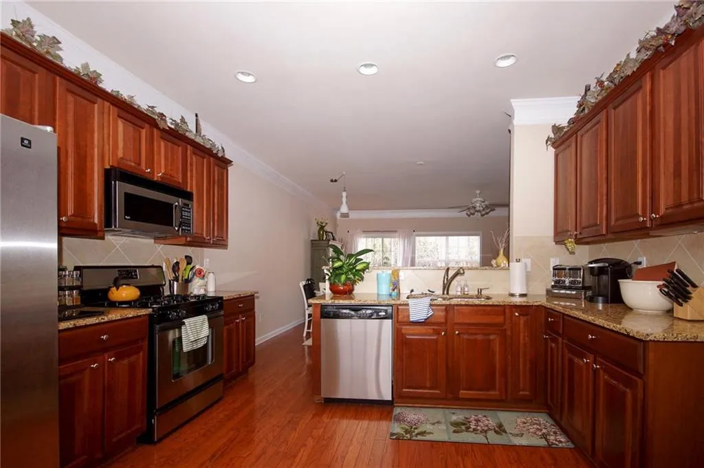 7812 Kiverton Place, Sandy Springs, Georgia 30350, 3 Bedrooms Bedrooms, ,3 BathroomsBathrooms,Residential,Sold,7812 Kiverton Place,5807559