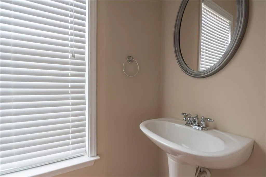 7812 Kiverton Place, Sandy Springs, Georgia 30350, 3 Bedrooms Bedrooms, ,3 BathroomsBathrooms,Residential,Sold,7812 Kiverton Place,5807559