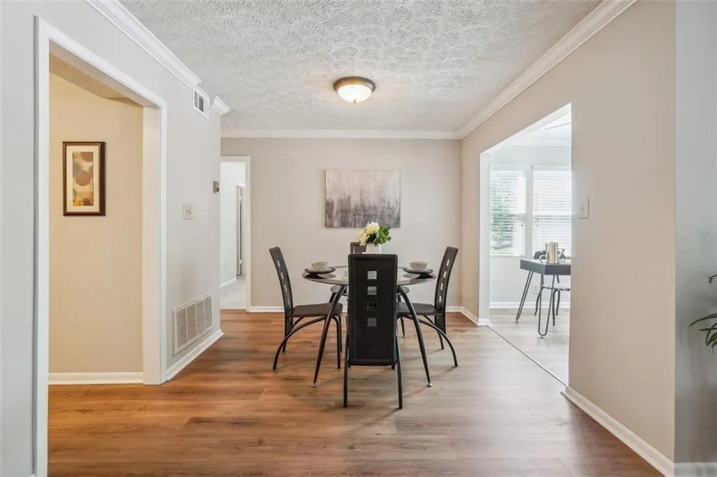 5155 Roswell Rd, Atlanta, Georgia 30342, 1 Bedroom Bedrooms, ,1 BathroomBathrooms,Residential,Sold,5155 Roswell Rd,7402654