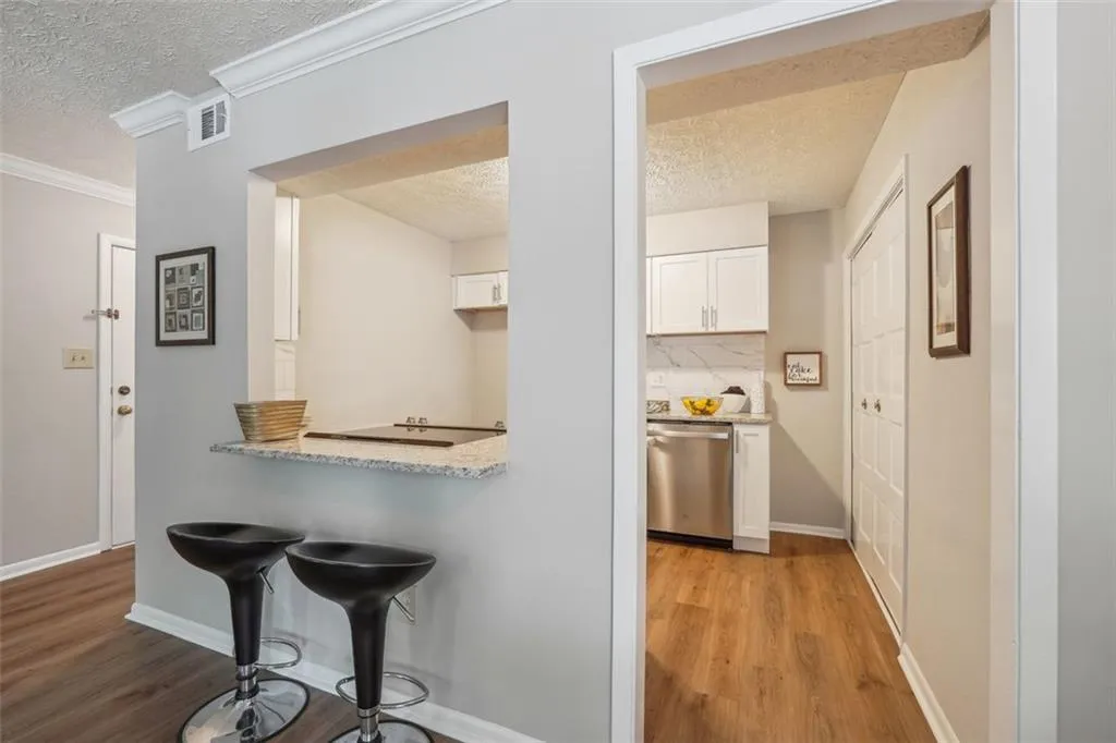 5155 Roswell Rd, Atlanta, Georgia 30342, 1 Bedroom Bedrooms, ,1 BathroomBathrooms,Residential,Sold,5155 Roswell Rd,7402654