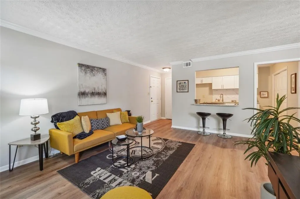 5155 Roswell Rd, Atlanta, Georgia 30342, 1 Bedroom Bedrooms, ,1 BathroomBathrooms,Residential,Sold,5155 Roswell Rd,7402654