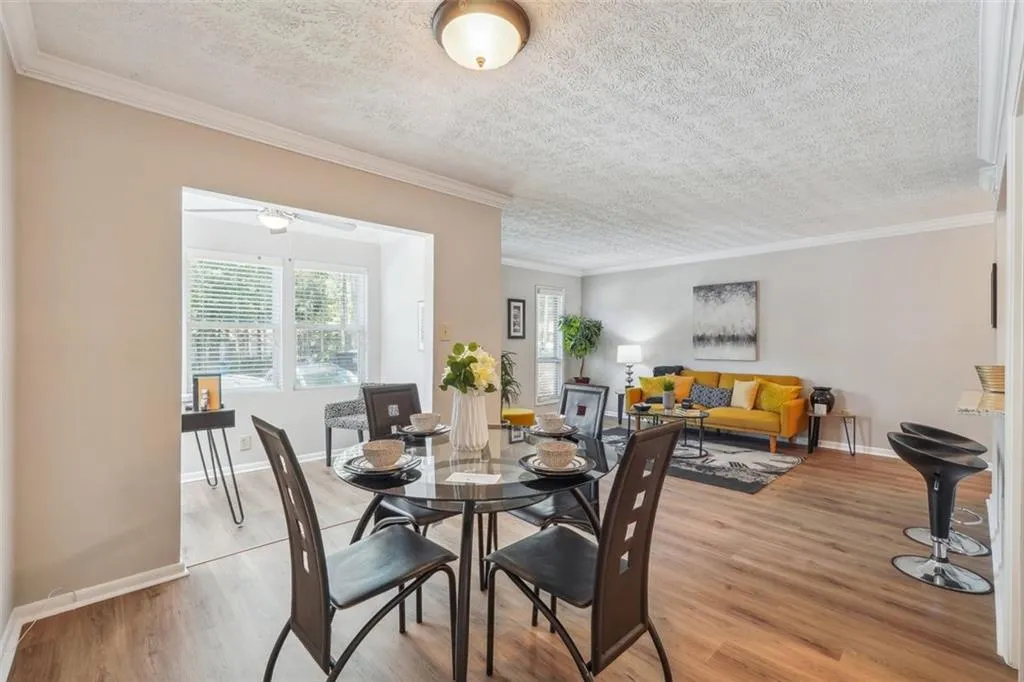 5155 Roswell Rd, Atlanta, Georgia 30342, 1 Bedroom Bedrooms, ,1 BathroomBathrooms,Residential,Sold,5155 Roswell Rd,7402654