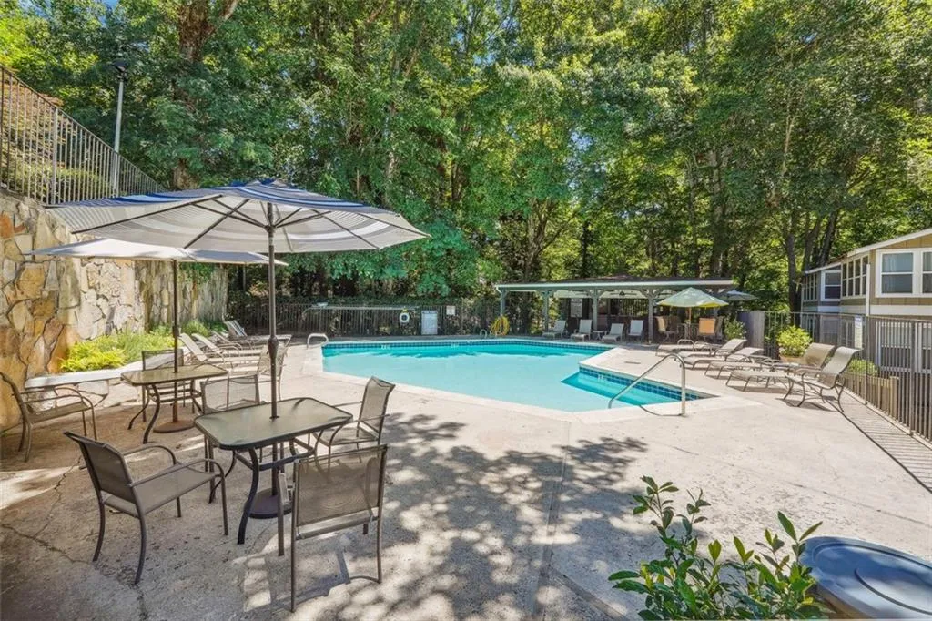 5155 Roswell Rd, Atlanta, Georgia 30342, 1 Bedroom Bedrooms, ,1 BathroomBathrooms,Residential,Sold,5155 Roswell Rd,7402654