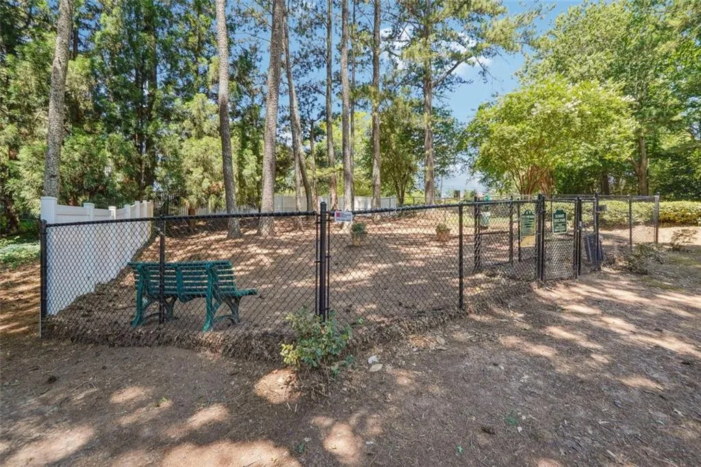 5155 Roswell Rd, Atlanta, Georgia 30342, 1 Bedroom Bedrooms, ,1 BathroomBathrooms,Residential,Sold,5155 Roswell Rd,7402654