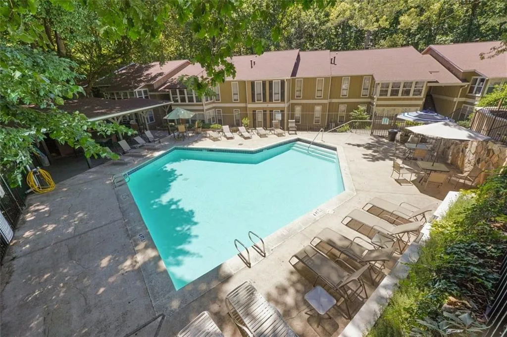 5155 Roswell Rd, Atlanta, Georgia 30342, 1 Bedroom Bedrooms, ,1 BathroomBathrooms,Residential,Sold,5155 Roswell Rd,7402654