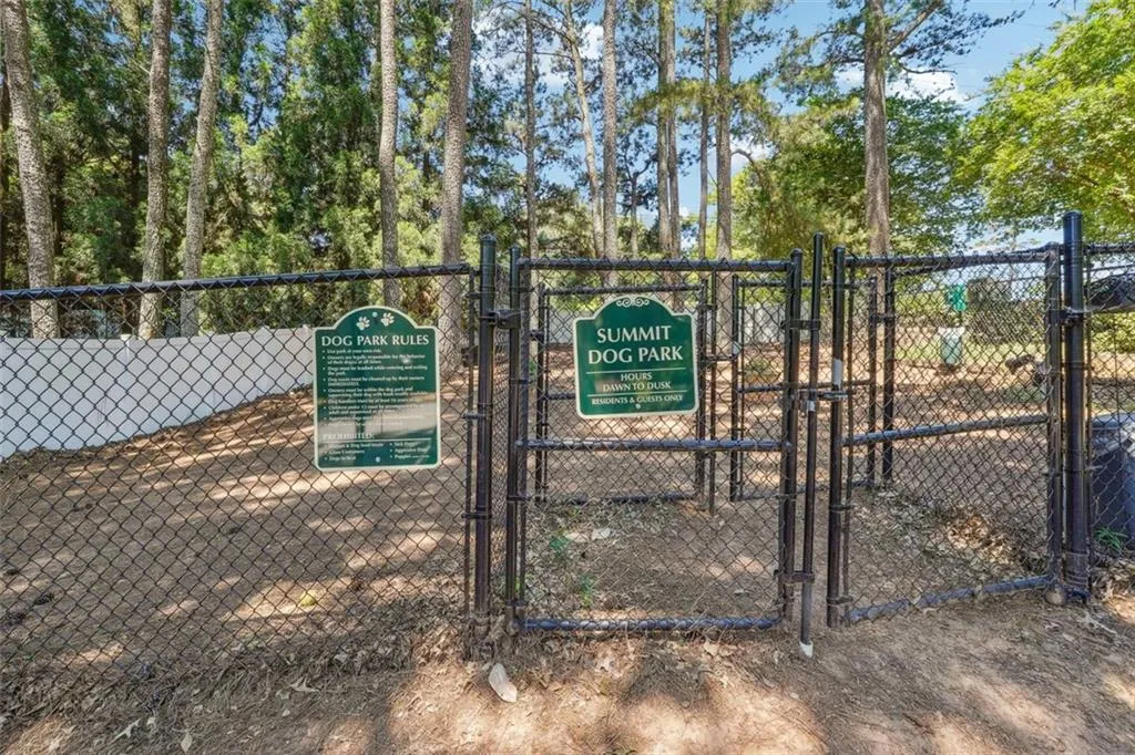 5155 Roswell Rd, Atlanta, Georgia 30342, 1 Bedroom Bedrooms, ,1 BathroomBathrooms,Residential,Sold,5155 Roswell Rd,7402654