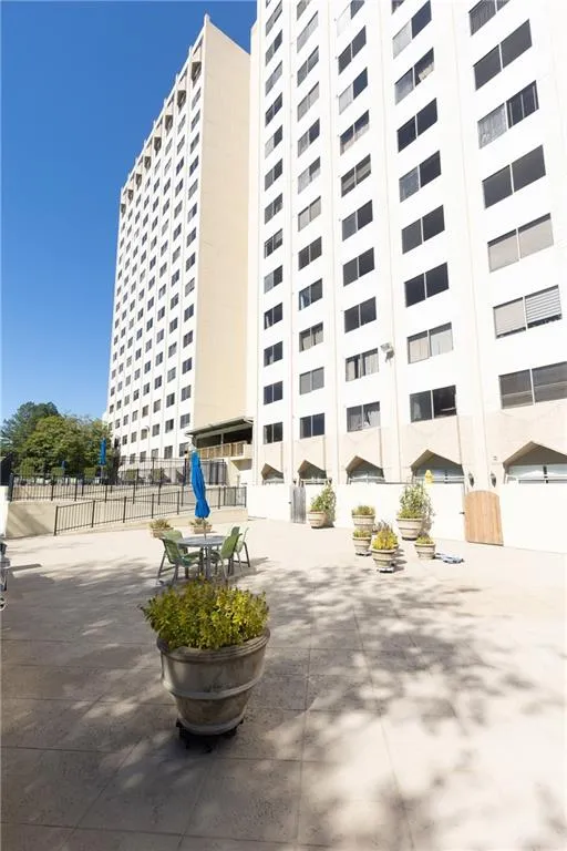 2479 Peachtree Road Ne Unit 1011, Atlanta, Georgia 30305, 1 Bedroom Bedrooms, ,1 BathroomBathrooms,Residential,For Sale,2479 Peachtree Road Ne Unit 1011,7667758