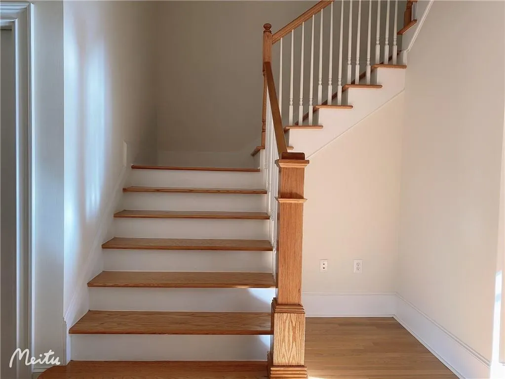 5461 Glenridge View, Atlanta, Georgia 30342, 3 Bedrooms Bedrooms, ,3 BathroomsBathrooms,Residential,Sold,5461 Glenridge View,6793250