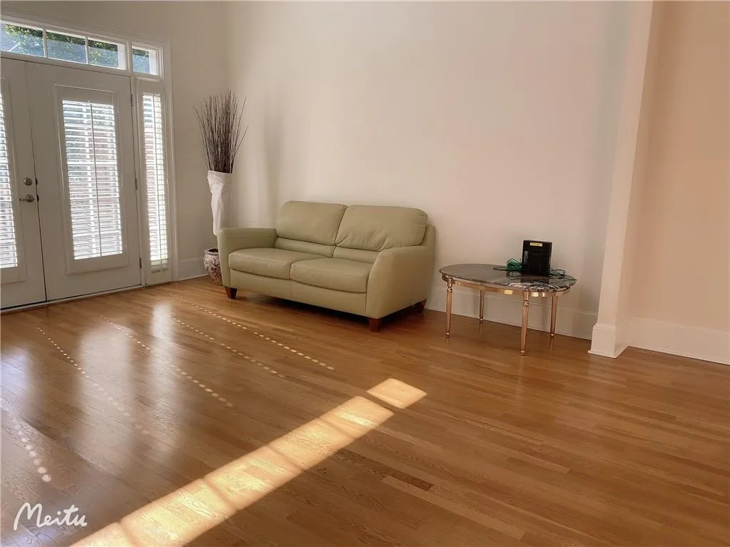 5461 Glenridge View, Atlanta, Georgia 30342, 3 Bedrooms Bedrooms, ,3 BathroomsBathrooms,Residential,Sold,5461 Glenridge View,6793250