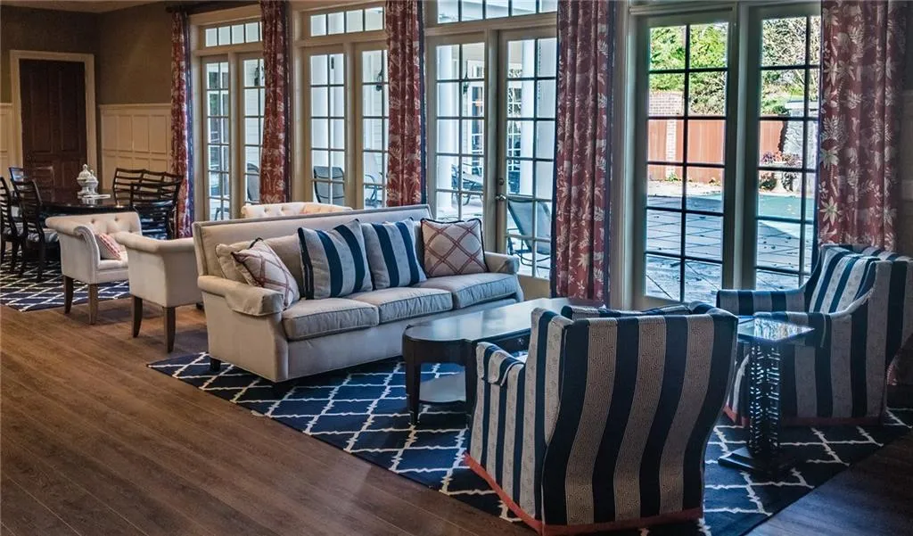 5461 Glenridge View, Atlanta, Georgia 30342, 3 Bedrooms Bedrooms, ,3 BathroomsBathrooms,Residential,Sold,5461 Glenridge View,6793250