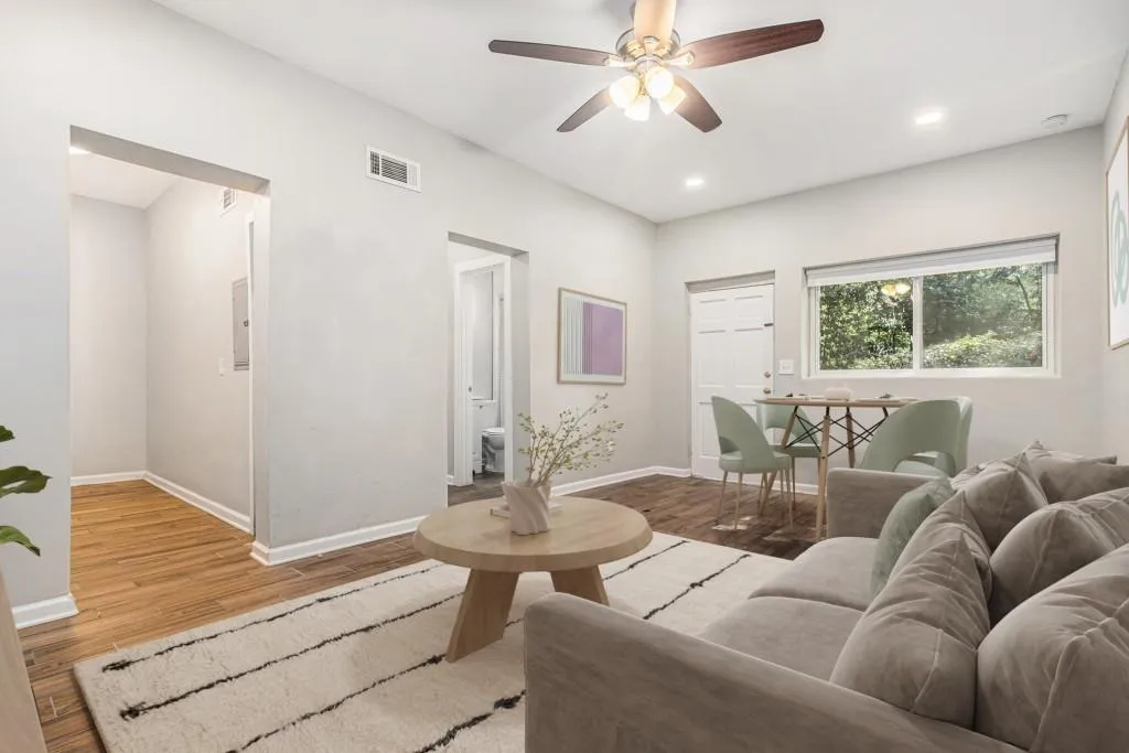 343 8th Street Ne Unit T2, Atlanta, Georgia 30309, 1 Bedroom Bedrooms, ,1 BathroomBathrooms,Residential,For Sale,343 8th Street Ne Unit T2,7621648