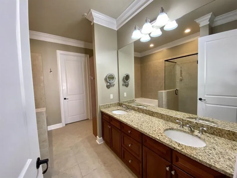100 Riversedge Drive Unit 132, Atlanta, Georgia 30339, 2 Bedrooms Bedrooms, ,3 BathroomsBathrooms,Residential,Sold,100 Riversedge Drive Unit 132,6853934