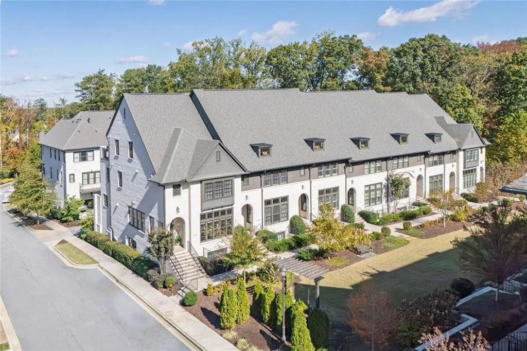 6435 Lucent Lane, Atlanta, Georgia 30328, 4 Bedrooms Bedrooms, ,4 BathroomsBathrooms,Residential,Sold,6435 Lucent Lane,7693140