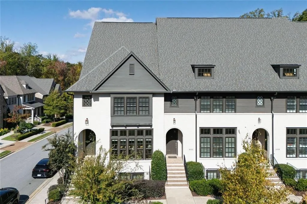 6435 Lucent Lane, Atlanta, Georgia 30328, 4 Bedrooms Bedrooms, ,4 BathroomsBathrooms,Residential,Sold,6435 Lucent Lane,7693140