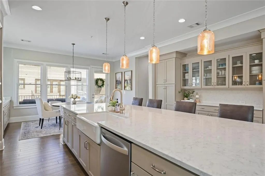 6435 Lucent Lane, Atlanta, Georgia 30328, 4 Bedrooms Bedrooms, ,4 BathroomsBathrooms,Residential,Sold,6435 Lucent Lane,7693140