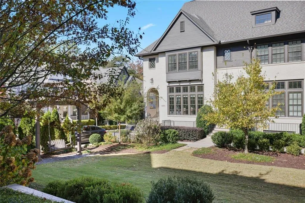 6435 Lucent Lane, Atlanta, Georgia 30328, 4 Bedrooms Bedrooms, ,4 BathroomsBathrooms,Residential,Sold,6435 Lucent Lane,7693140