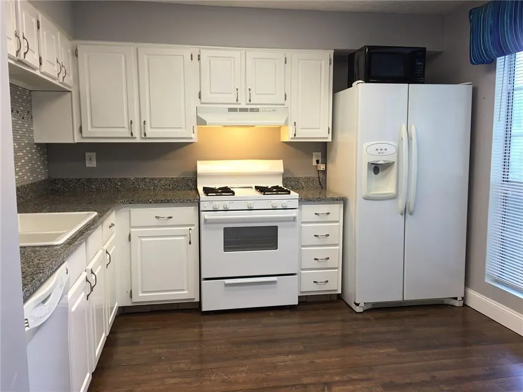 609 Wedgewood Way Unit 609, Sandy Springs, Georgia 30350, 2 Bedrooms Bedrooms, ,2 BathroomsBathrooms,Residential,Sold,609 Wedgewood Way Unit 609,5688435 609 Wedgewood Way Unit 609, Sandy Springs, Georgia 30350, 2 Bedrooms Bedrooms, ,2 BathroomsBathrooms,Residential,Sold,609 Wedgewood Way Unit 609,5688435