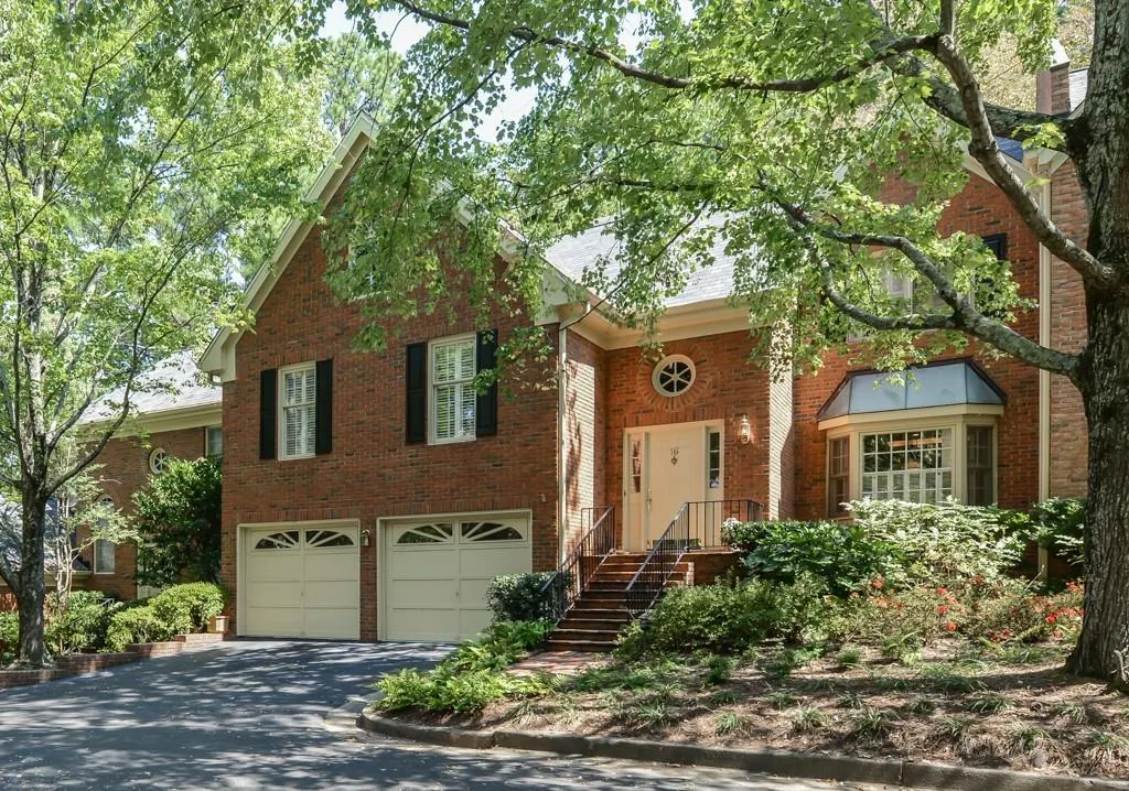 16 Ivy Chase Ne, Atlanta, Georgia 30342, 3 Bedrooms Bedrooms, ,2 BathroomsBathrooms,Residential,Sold,16 Ivy Chase Ne,5910456