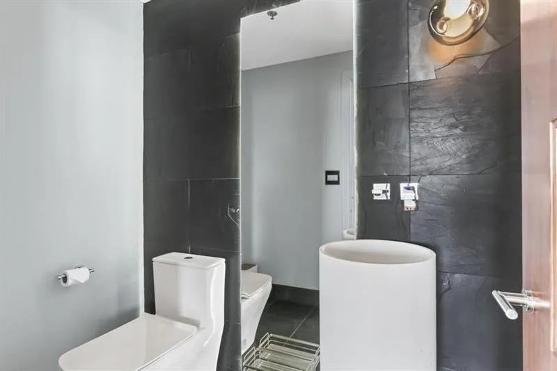 75 14th Street Ne Unit 3560, Atlanta, Georgia 30309, 2 Bedrooms Bedrooms, ,2 BathroomsBathrooms,Residential,For Sale,75 14th Street Ne Unit 3560,7644062