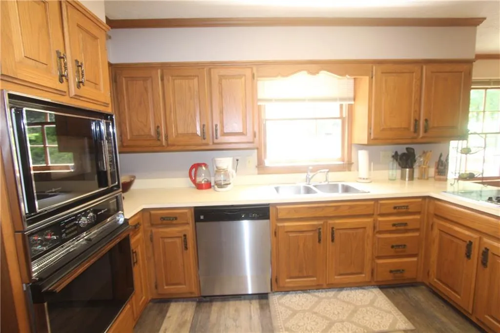 7570 Hunters Woods Drive, Sandy Springs, Georgia 30350, 4 Bedrooms Bedrooms, ,3 BathroomsBathrooms,Residential,Sold,7570 Hunters Woods Drive,5874769